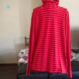 Women’s turtleneck.